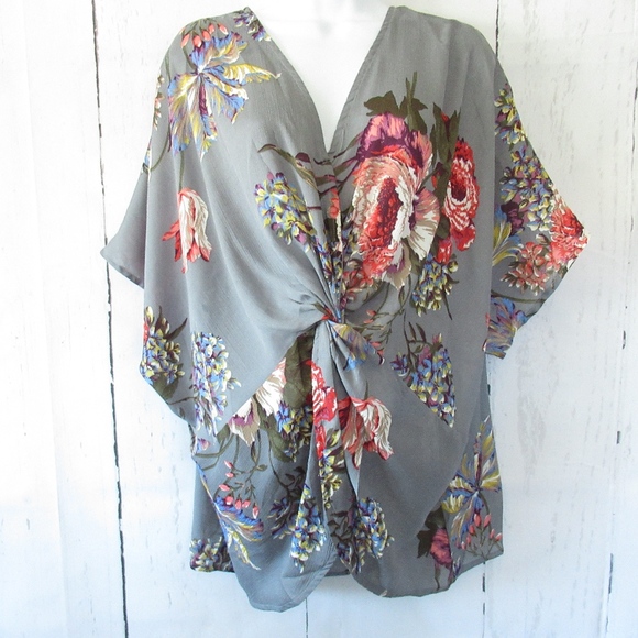 Umgee | Tops | Umgee Floral Top Gathered Reversible Plus Size | Poshmark